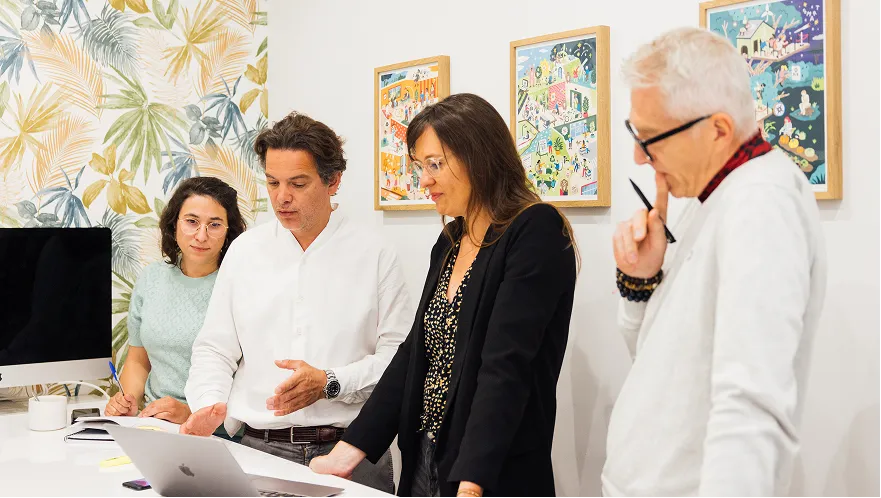 Photo de collaborateurs de Duwood travaillant